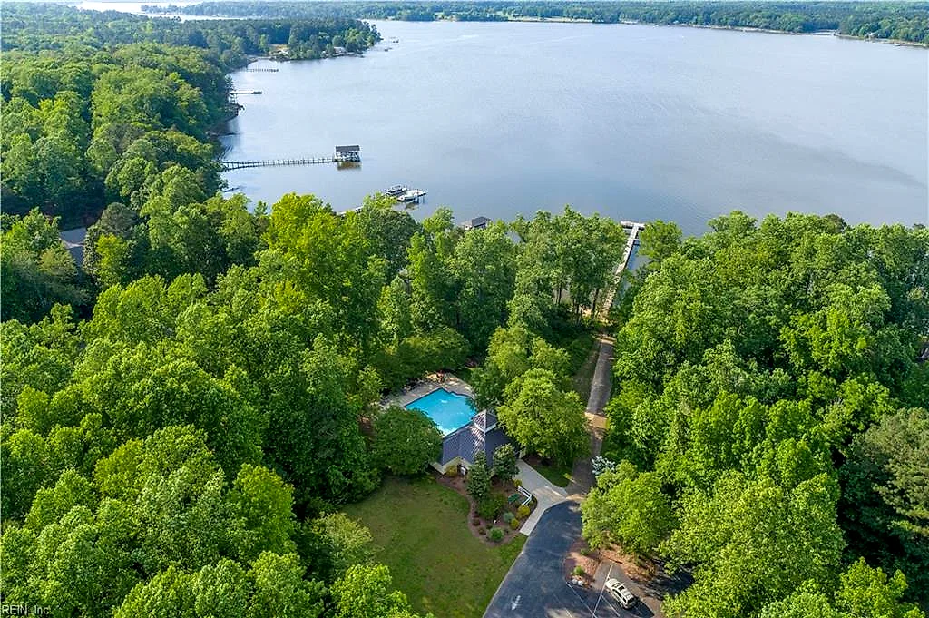 7673 Riverwatch Dr, Gloucester — photo