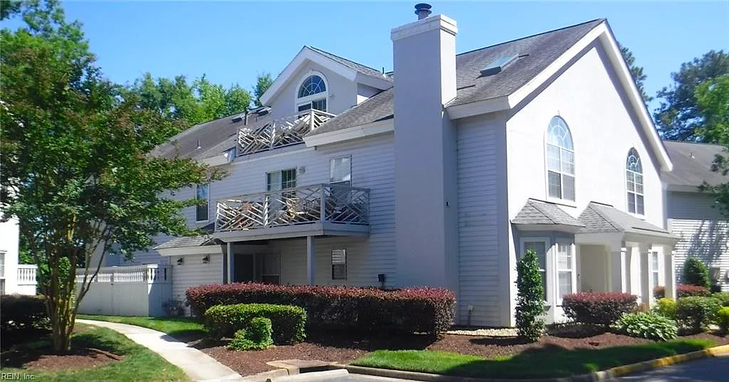 423 Seahorse RN, CHESAPEAKE VA 23320