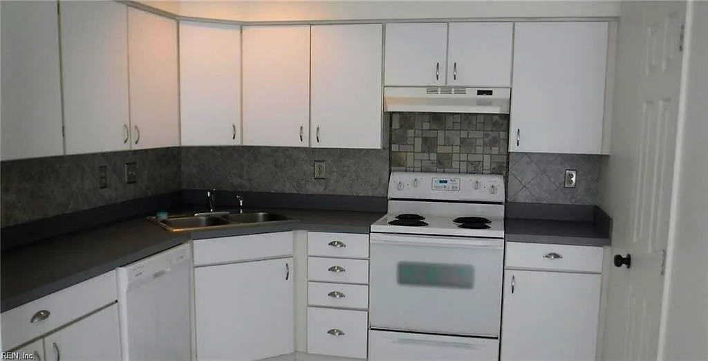 423 Seahorse Rn, Chesapeake — photo