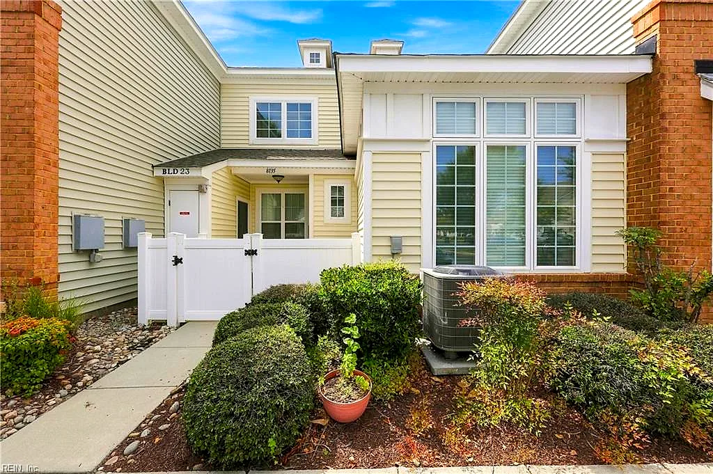 8135 Captains Way, Norfolk — photo