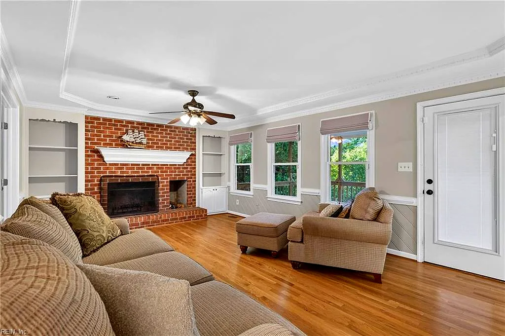 336 Spice Bush Ct, Chesapeake — photo
