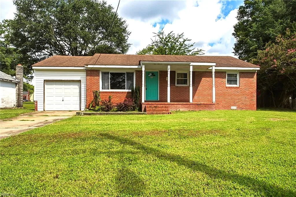 504 Plummer DR, CHESAPEAKE VA 23320