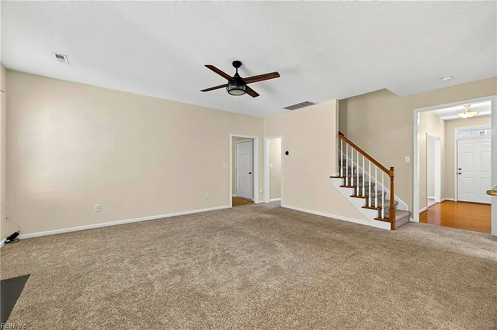 705 Creekwood Dr, Chesapeake — photo