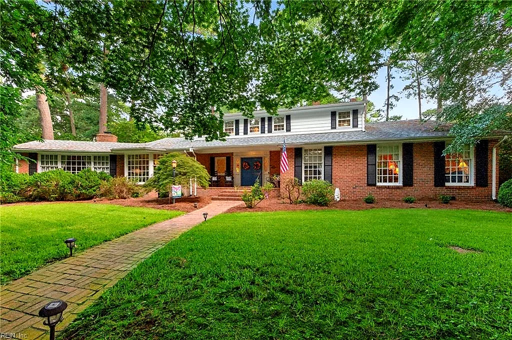 1300 Shaw PL, NORFOLK VA 23509