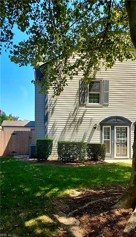 656 Oleander Cir, Virginia Beach — photo