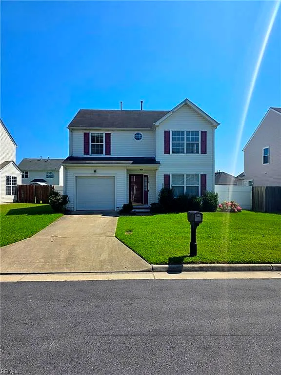 318 Stonehenge Dr, Suffolk — photo