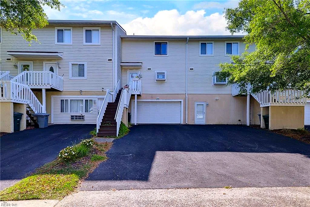 388 N First ST, HAMPTON VA 23664