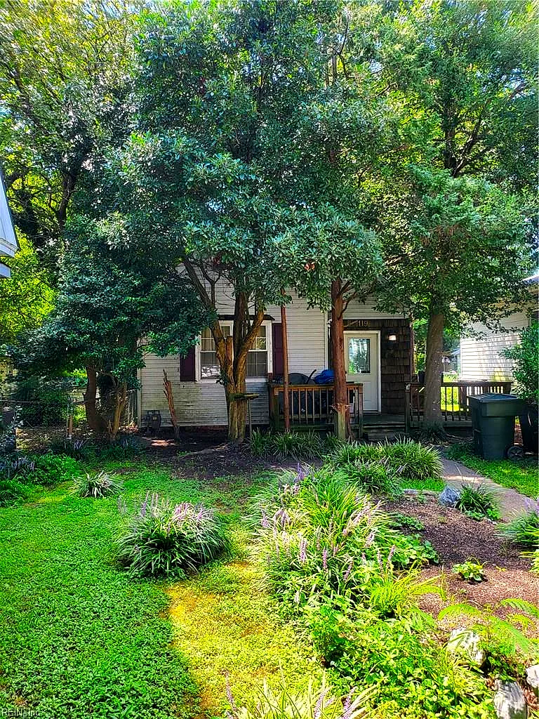 119 Shenandoah RD, HAMPTON VA 23661