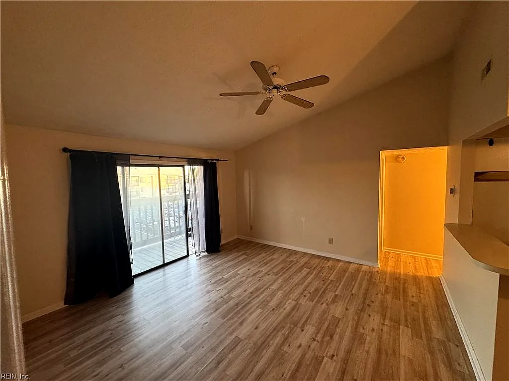 65 Wells Ct #2, Hampton — photo