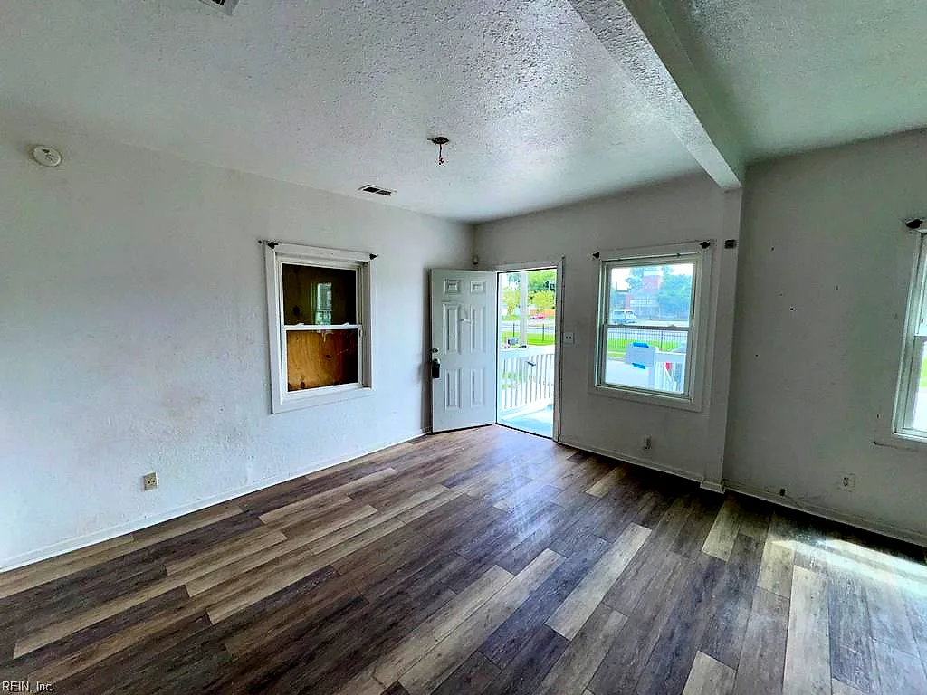 1050 Kane St, Norfolk — photo