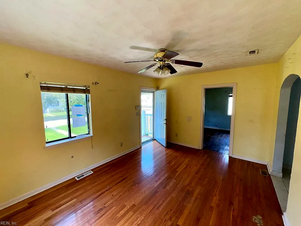937 Quail St, Norfolk — photo