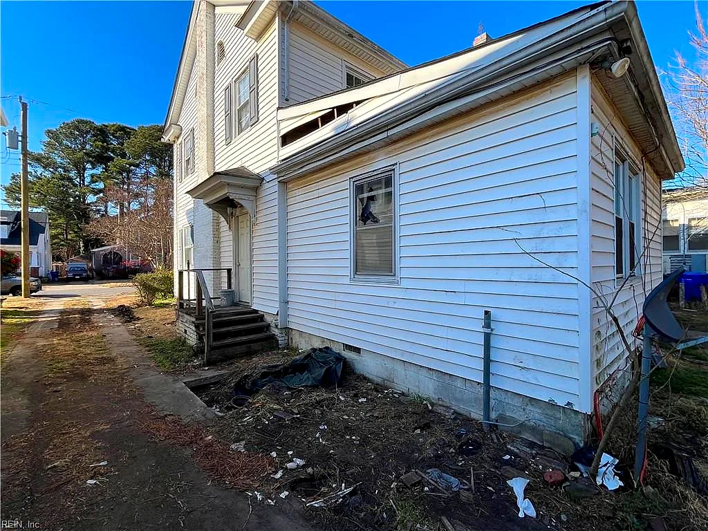212 S Main St, Suffolk — photo