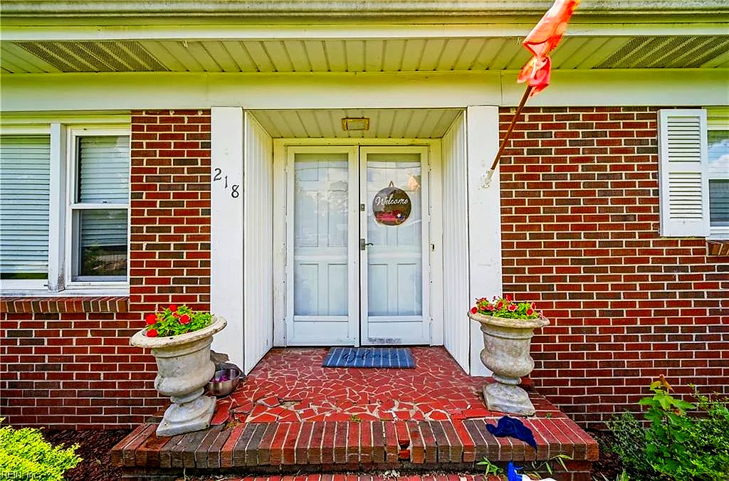 218 Northbrooke Ave, Suffolk — photo