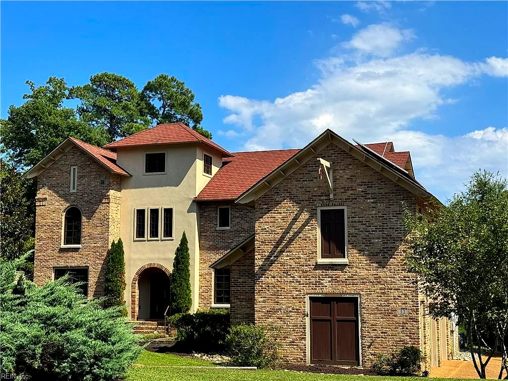 52 Queens CT, NEWPORT NEWS VA 23606
