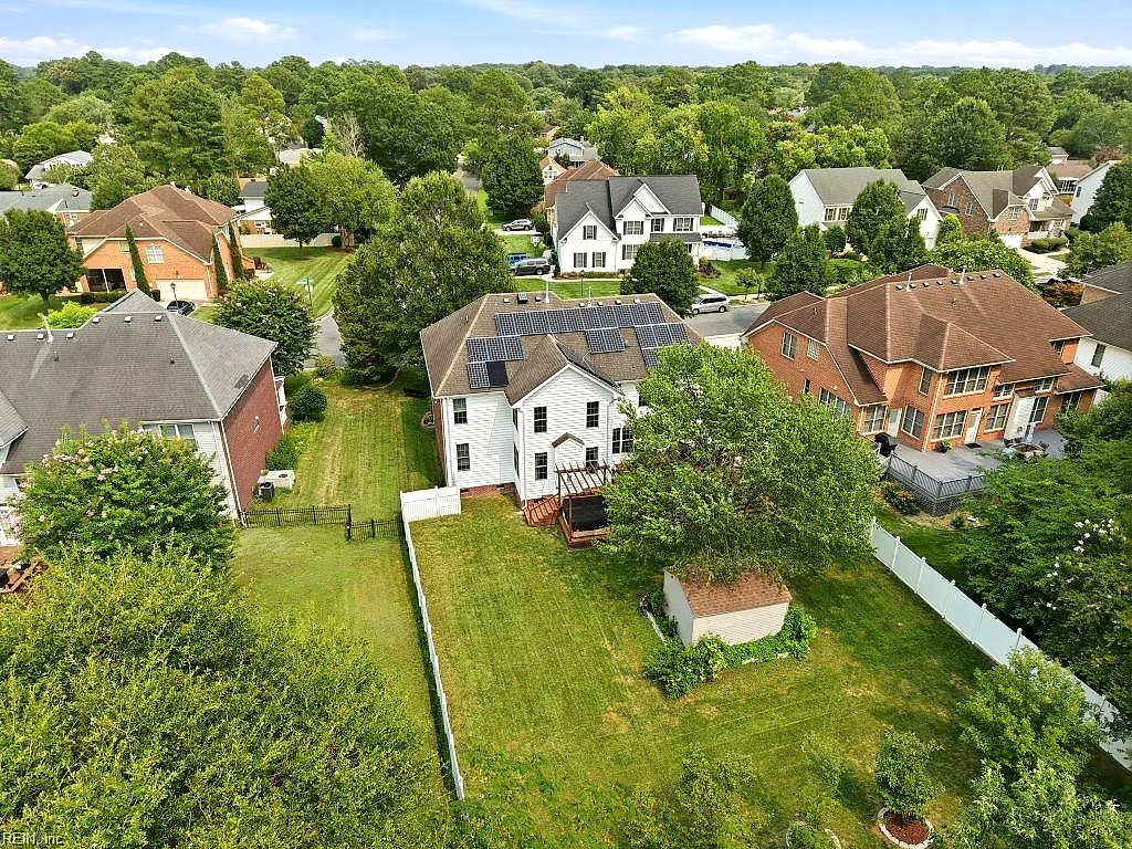 557 Hunts Pointe Dr, Virginia Beach — photo