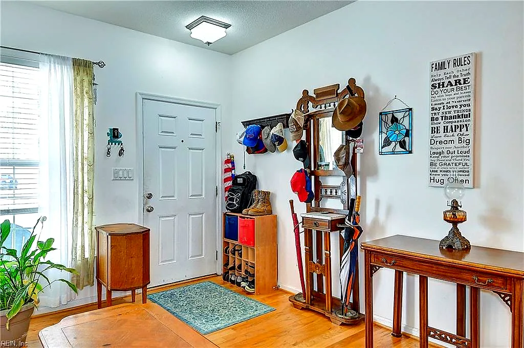 908 Becontree Ct, Virginia Beach — photo