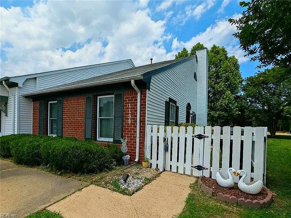 1158 Hillock Xing, Virginia Beach — photo