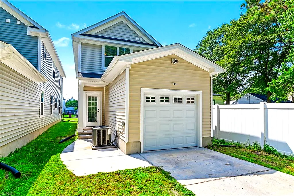 1435 Seaboard AVE, CHESAPEAKE VA 23324