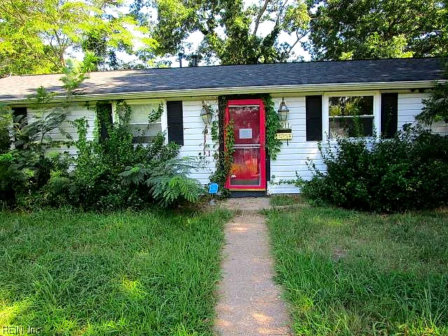 2011 Seward Dr, Hampton — photo