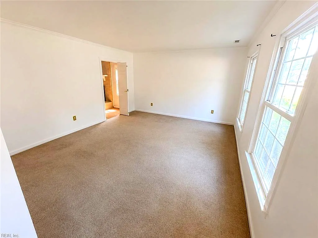 72 Apollo Dr, Hampton — photo
