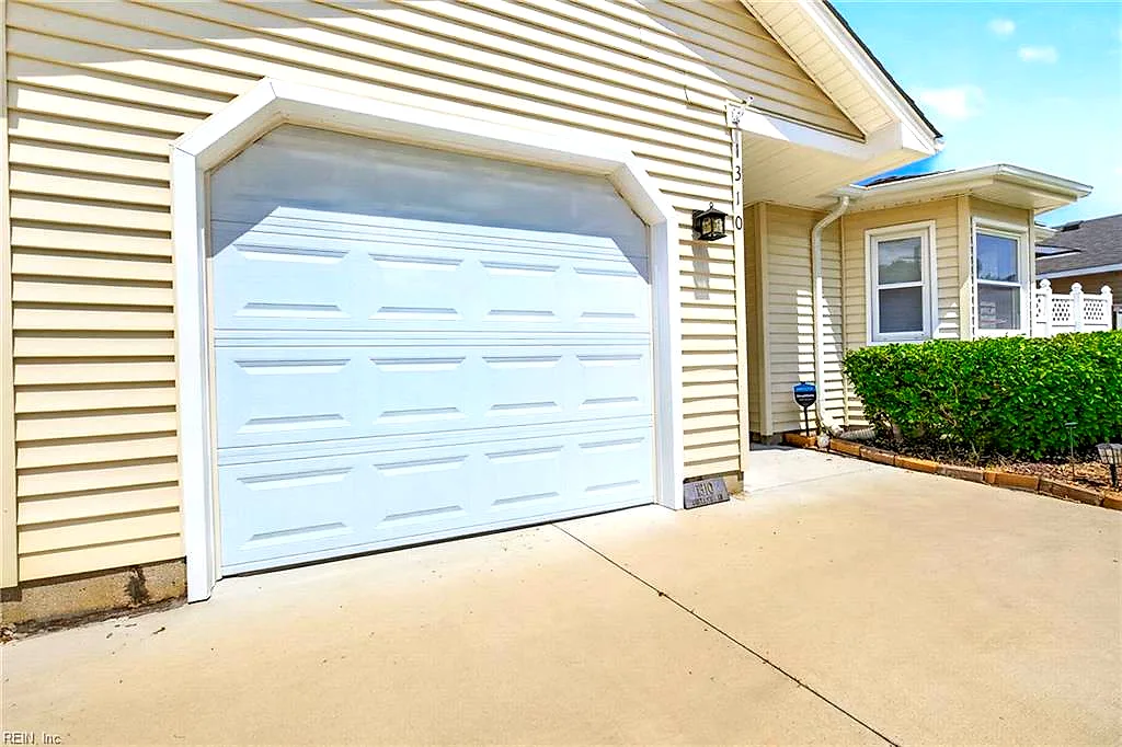 1310 Chickadee Ln, Virginia Beach — photo