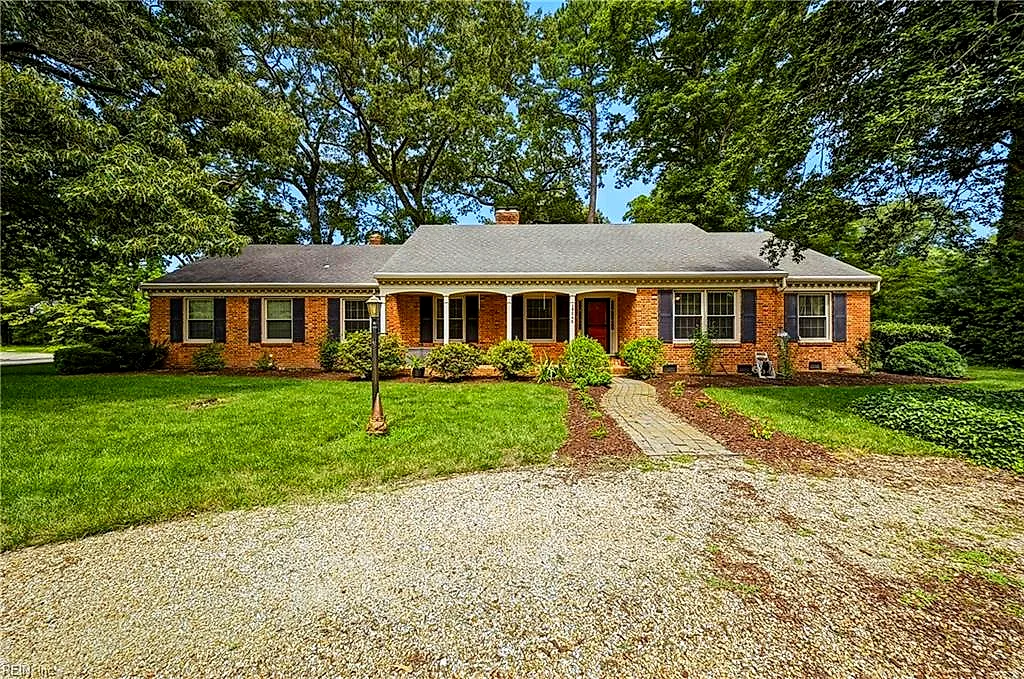 4348 Thoroughgood DR, VIRGINIA BEACH VA 23455
