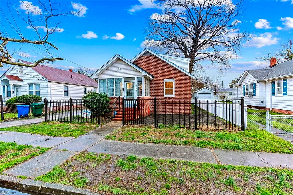 650 33rd ST, NEWPORT NEWS VA 23607