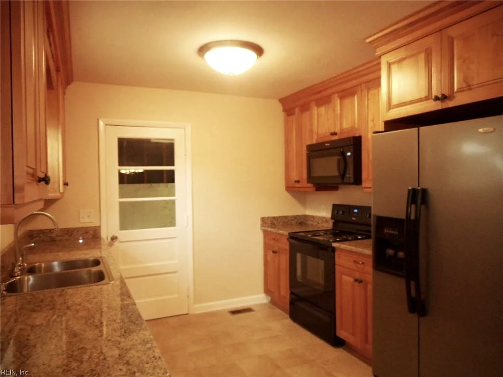 120 Latham Dr, Newport News — photo