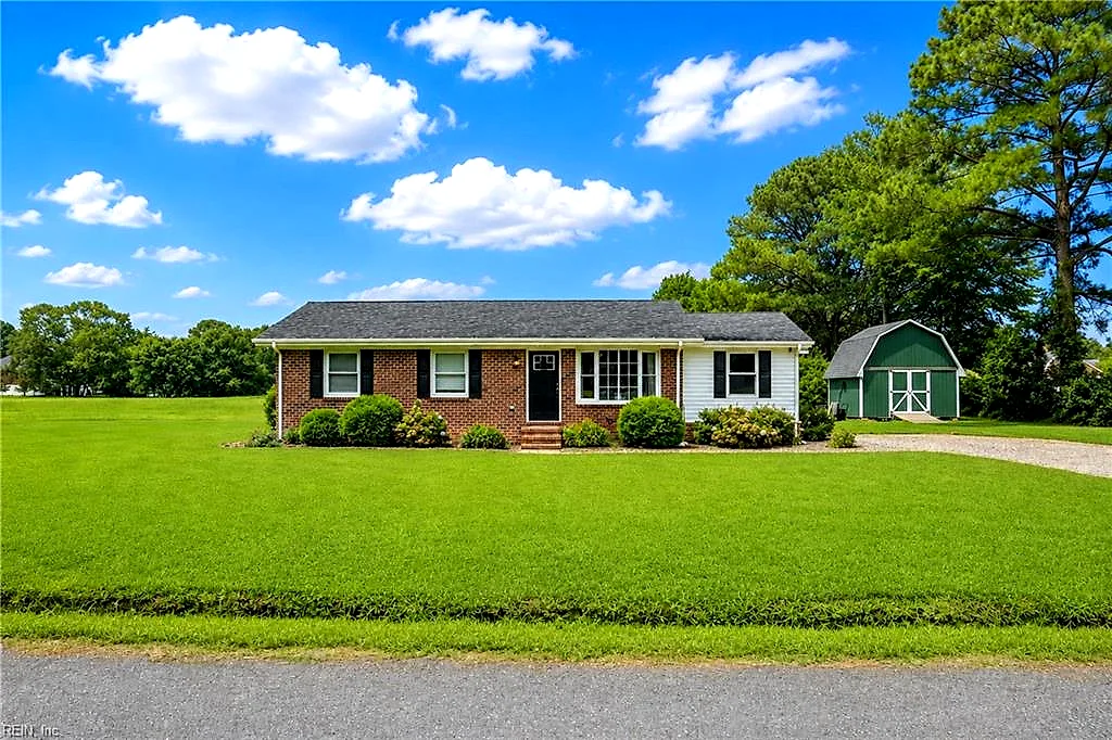 4651 Johns Point Rd, Gloucester — photo