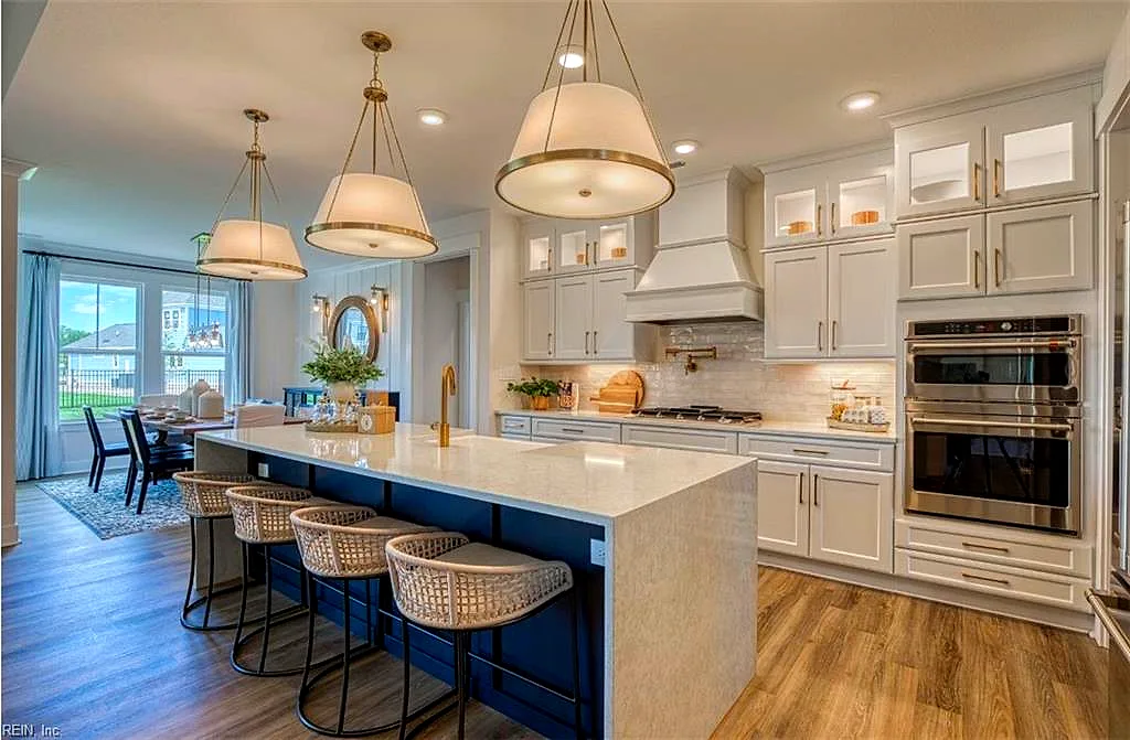 524 Emerson Ln, Suffolk — photo