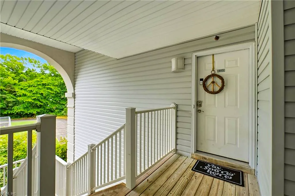 904 Charnell Dr #303, Virginia Beach — photo