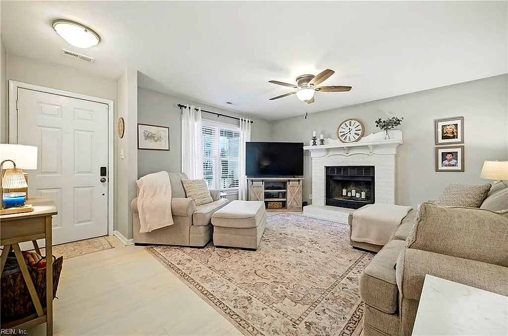 720 Albemarle Ct, Chesapeake — photo