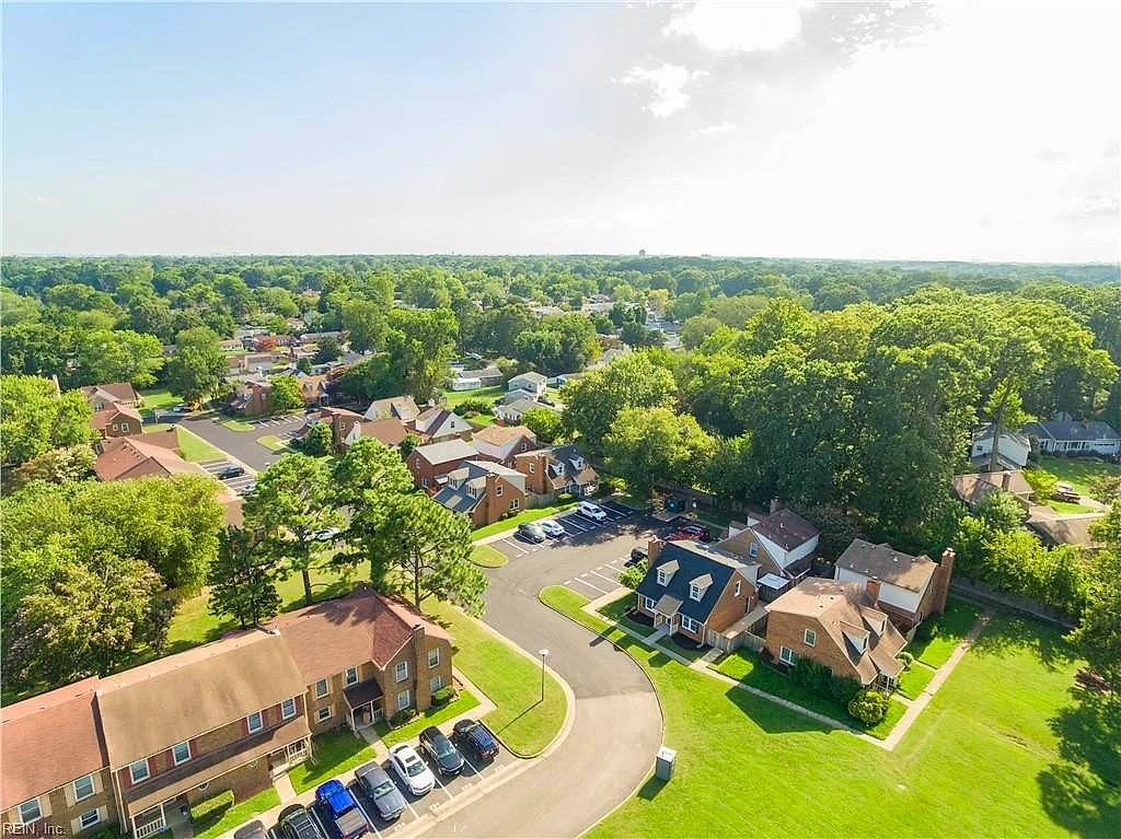 219 Loch Cir #Cir, Hampton — photo