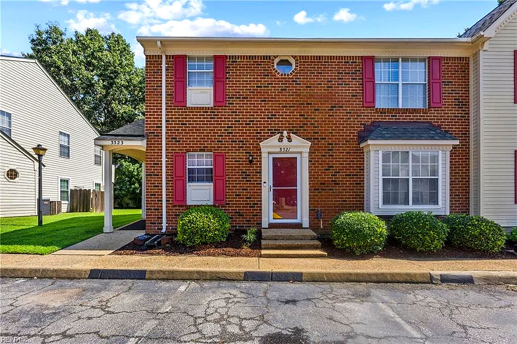 3521 Sugar RN, CHESAPEAKE VA 23321