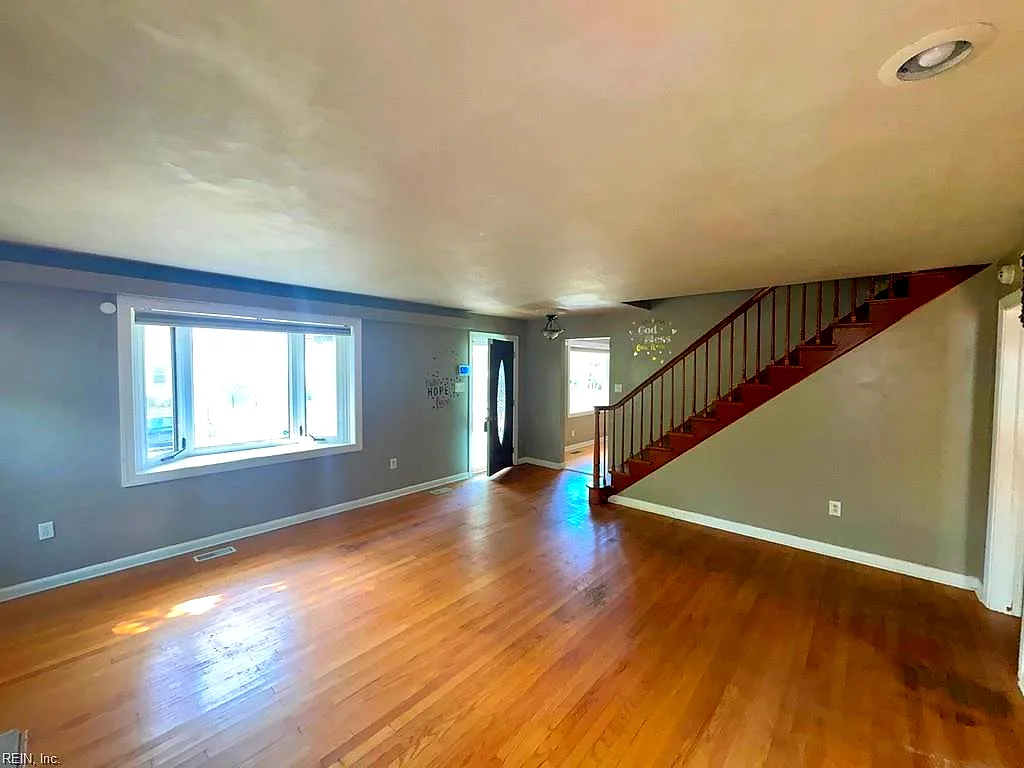 1324 Milton St, Norfolk — photo