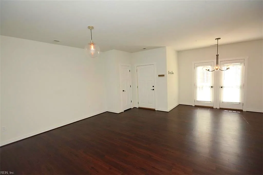 7922 Shore Dr #302, Norfolk — photo