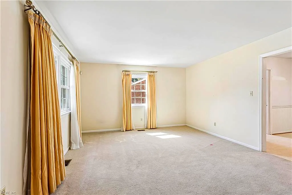 1407 Adams Cir, Hampton — photo