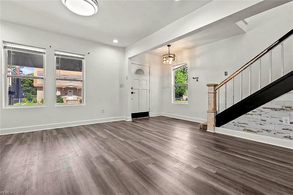 3105 Elm Ave, Portsmouth — photo
