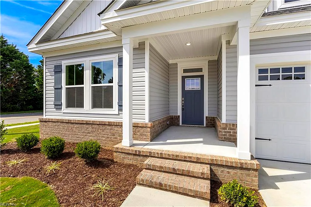 7 Mulligan Ln, Suffolk — photo