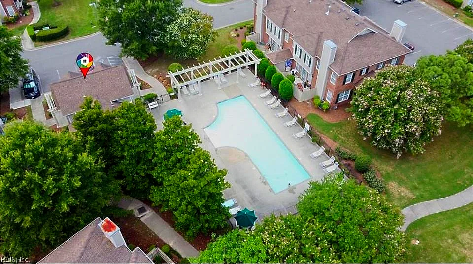 1033 Farrcroft Way, Virginia Beach — photo