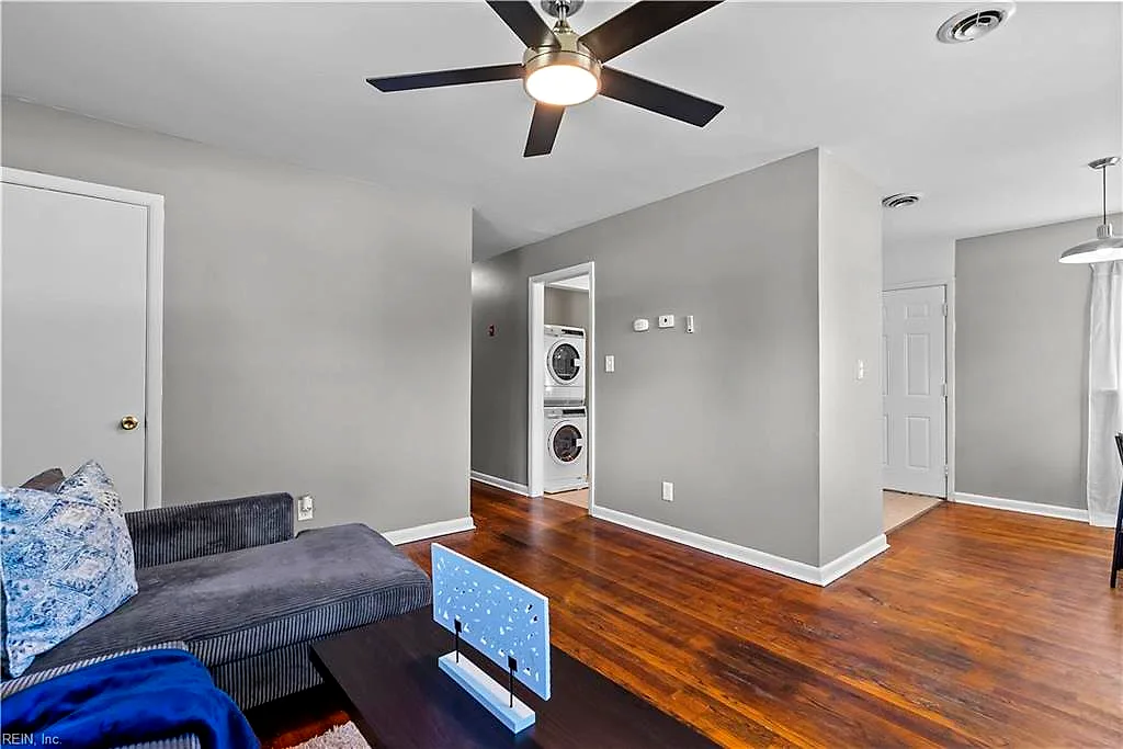 526 Powhatan Pw, Hampton — photo