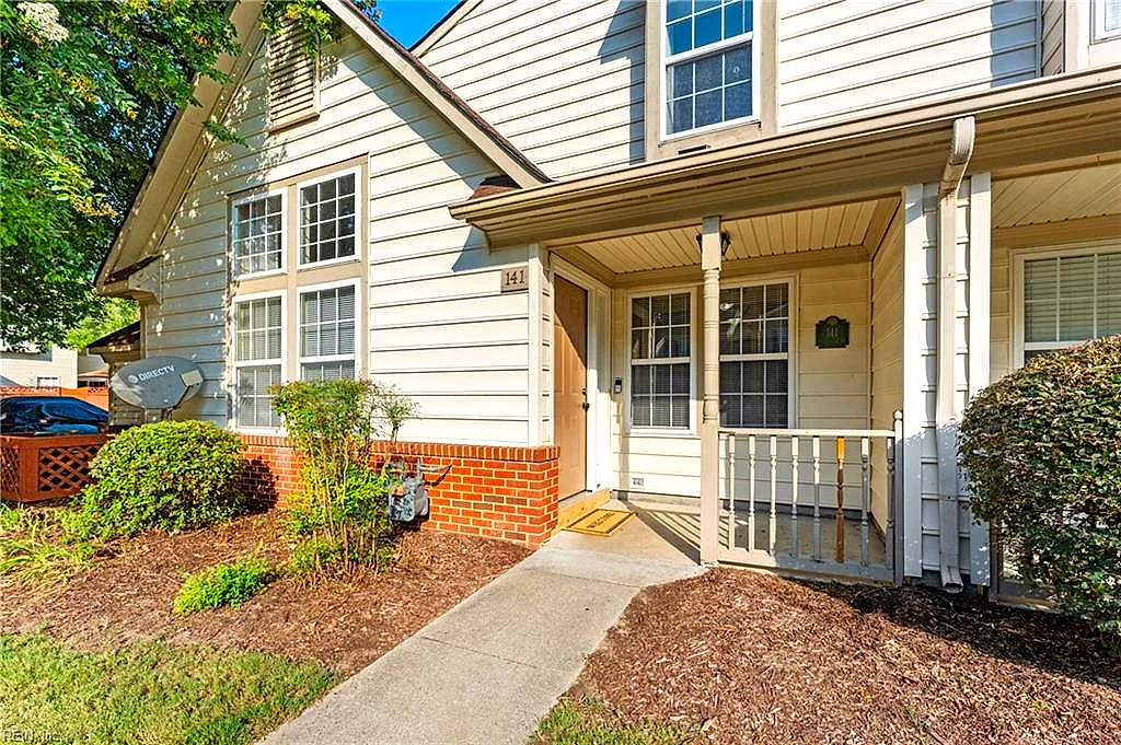 141 Post Oak Rd, Yorktown — photo