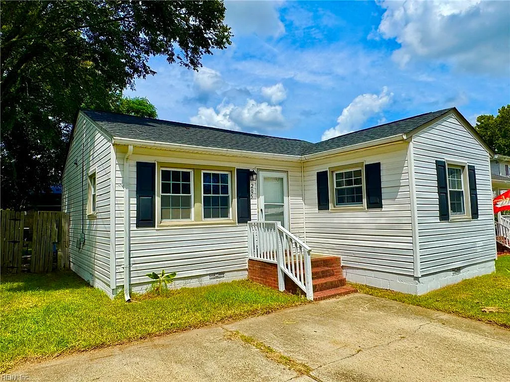205 Gale AVE, CHESAPEAKE VA 23323