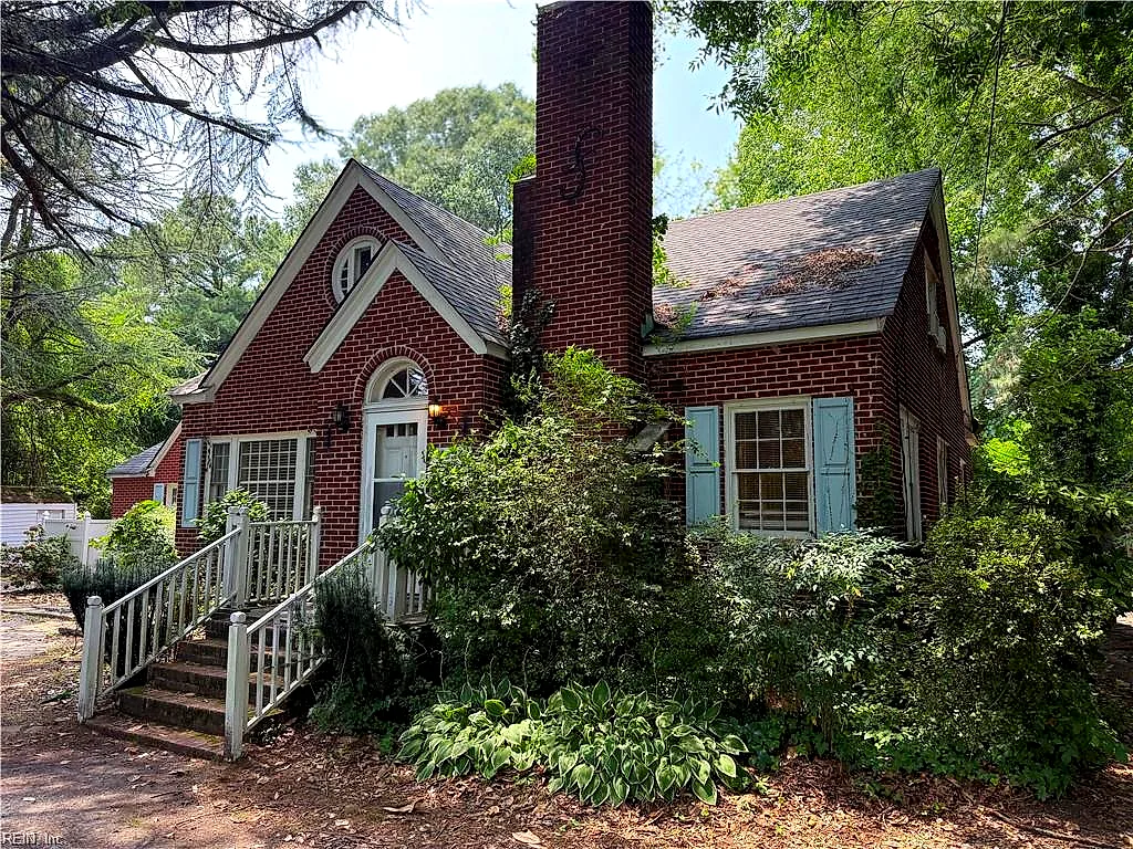 3824 Turnpike Rd, Portsmouth — photo