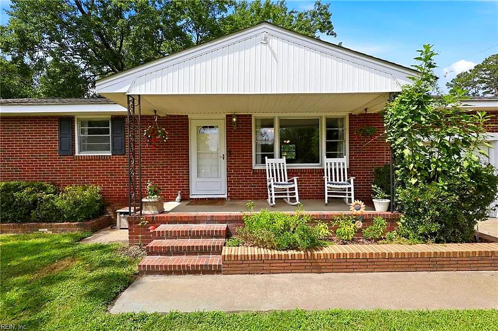 424 Shell RD, CHESAPEAKE VA 23323