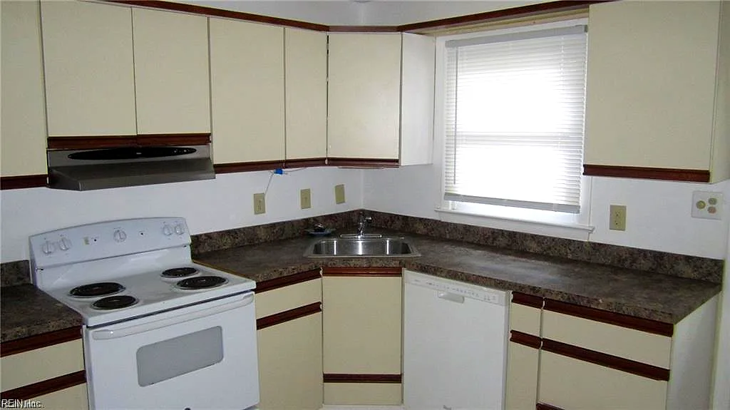 2220 Bayberry St #B, Virginia Beach — photo