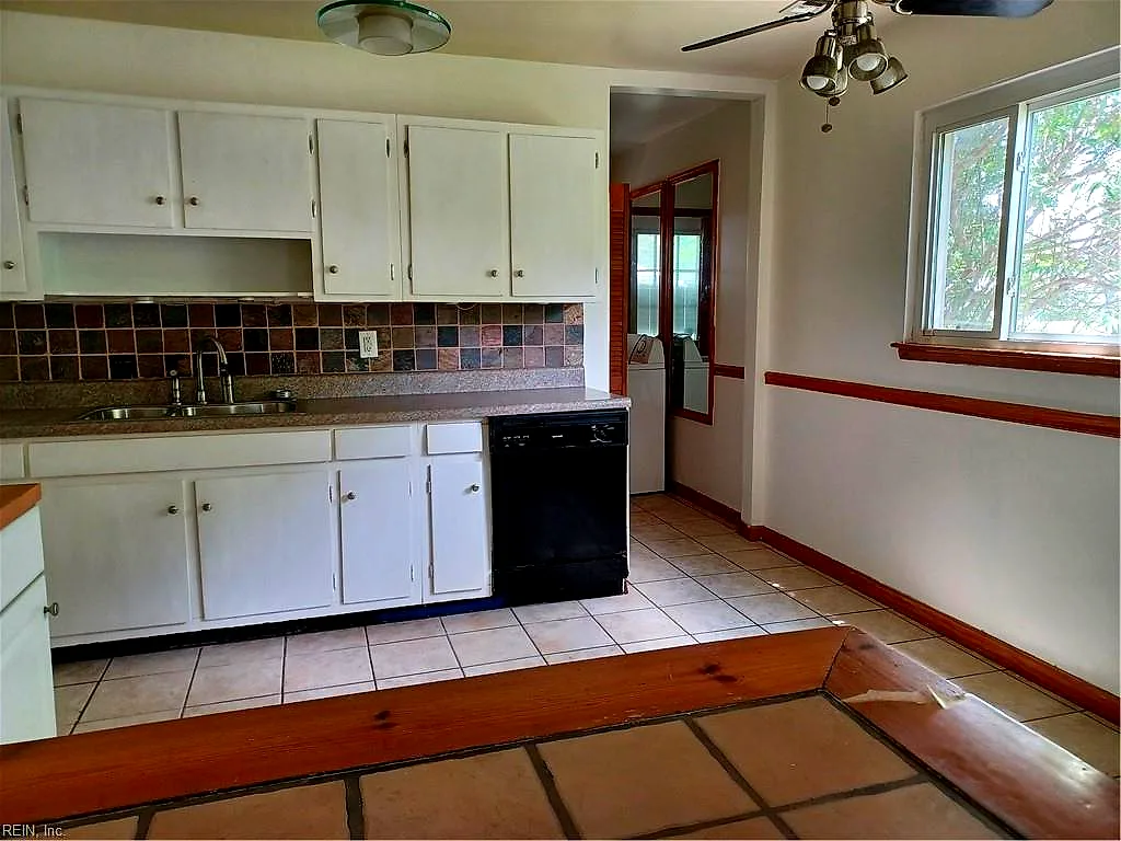 1403 Salton Dr, Chesapeake — photo