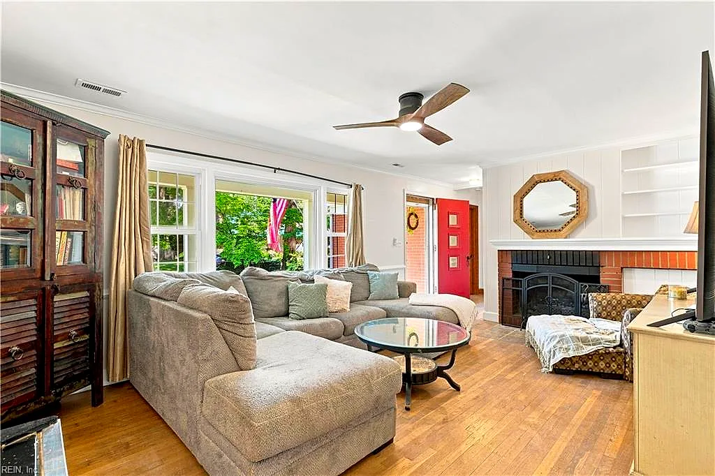 12 N Greenfield Ave, Hampton — photo