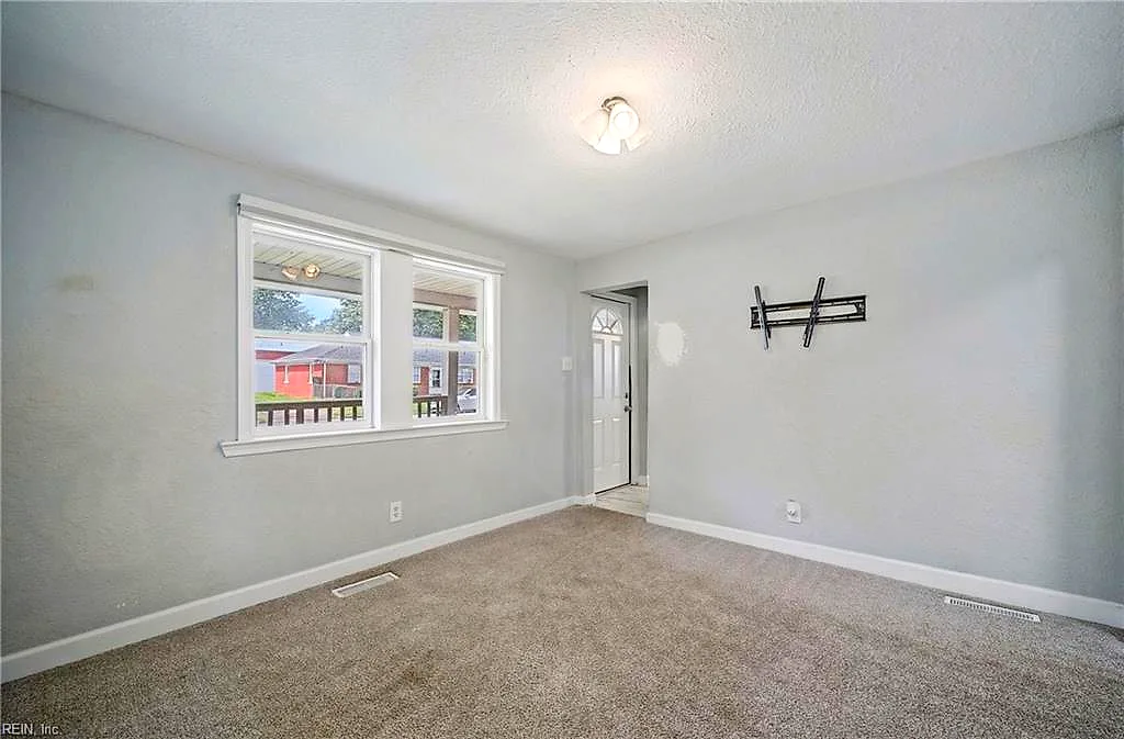 112 Nicholson St, Portsmouth — photo