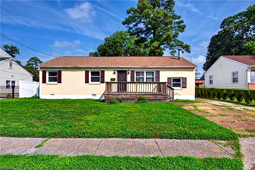 18 Haley DR, HAMPTON VA 23661